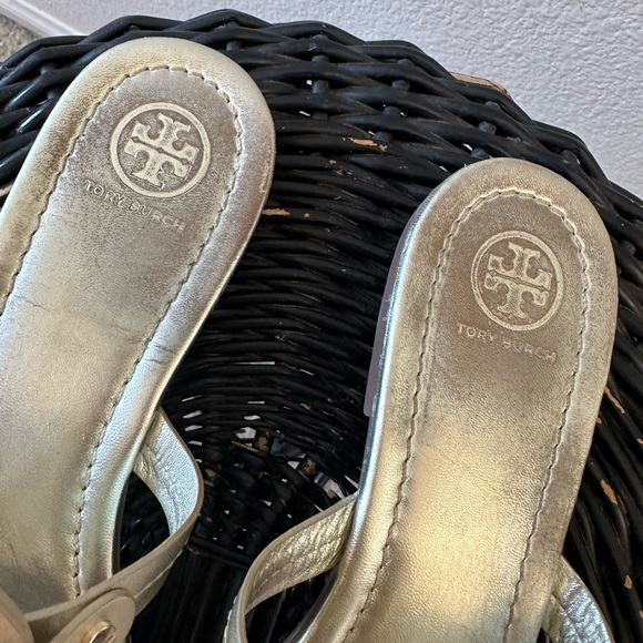 Tory Burch Large Emblem Metallic Sandals/ sz 9 - Picture 6 of 11
